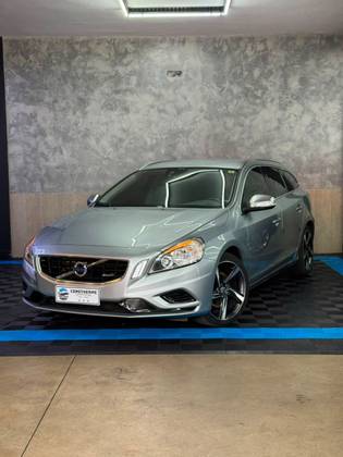 VOLVO V60 2.0 T5 R DESIGN DYNAMIC 16V TURBO GASOLINA 4P AUTOMATIZADO